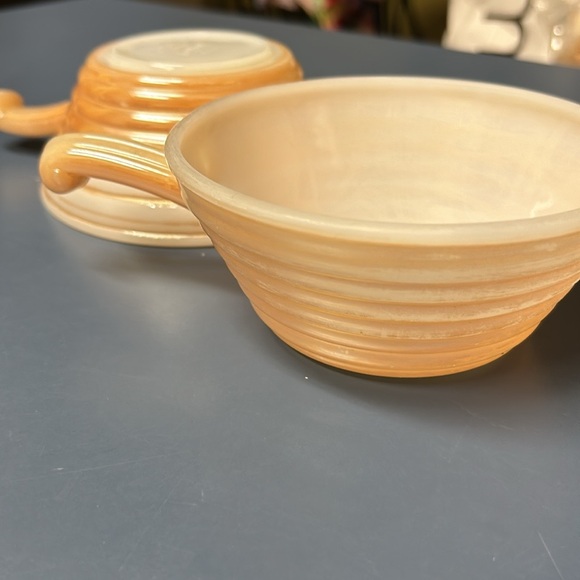 Vintage Fire King Luster Bowl With Handle Peach Iridescent Beehive Ovenware Soup - Picture 2 of 7